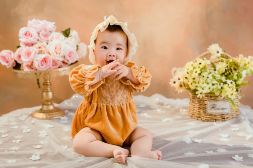 海安宝宝揉眼睛揉鼻子